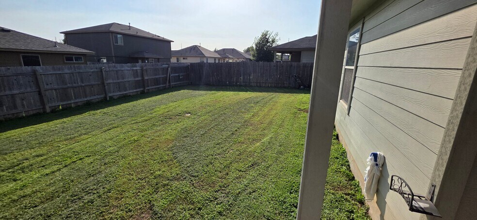 Building Photo - 2530 Diamondback Trail