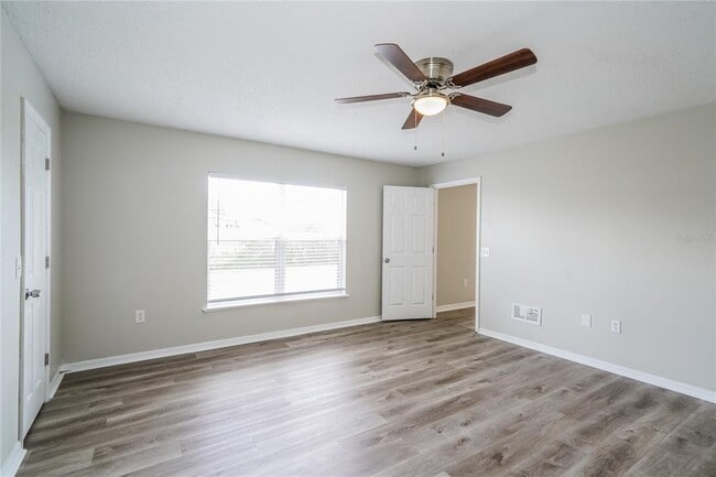 Building Photo - 3640 Queens Cove Blvd