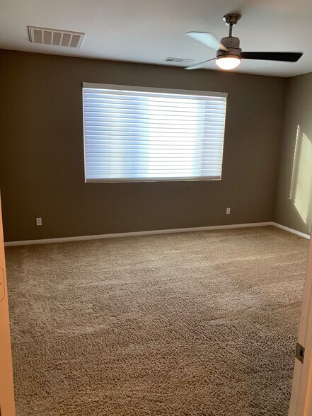 Building Photo - 84126 Canzone Dr