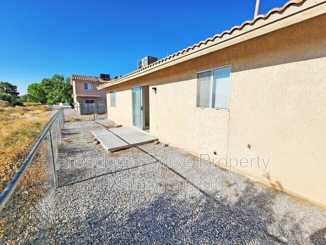 Building Photo - 1081 Marne Ct