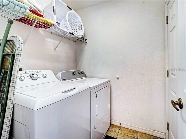 Building Photo - 153 Vizcay Way