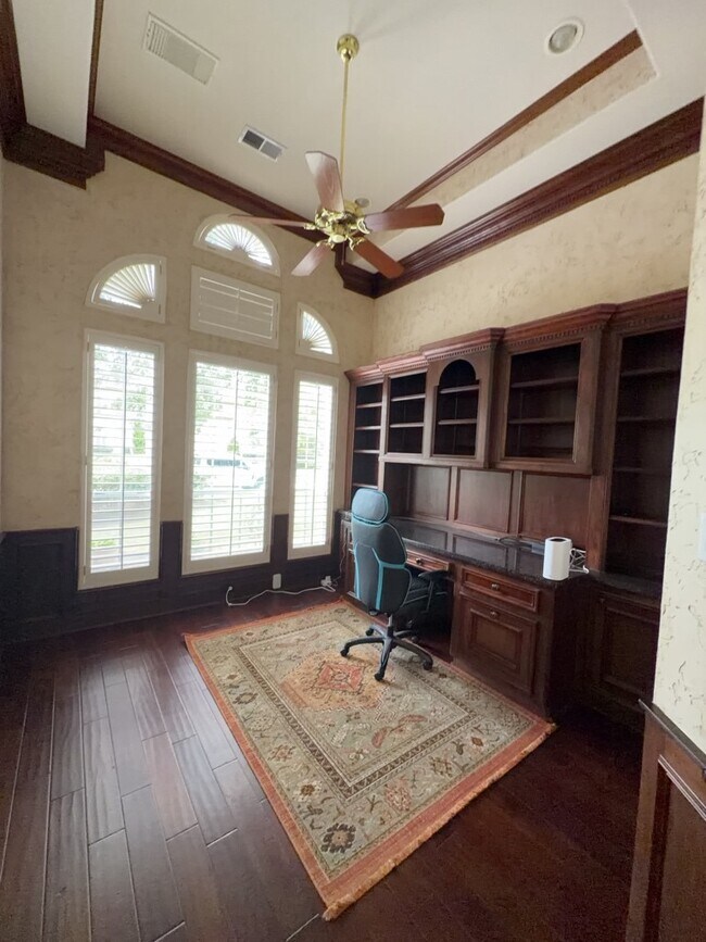 Building Photo - 16410 Emilia Ct