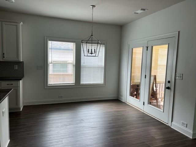 Building Photo - 229 Hickory Chase