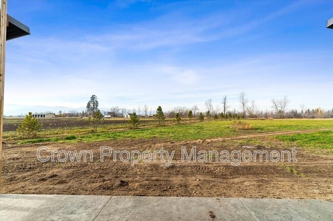 Building Photo - 2401 Lower Valley Rd