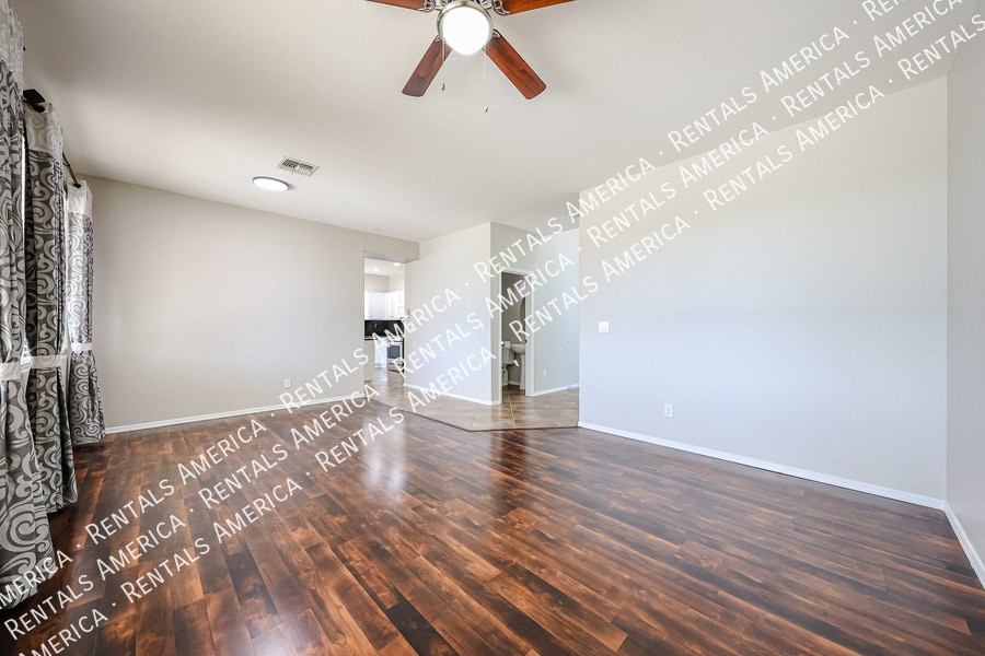 Building Photo - 3751 Desert Creek Ln