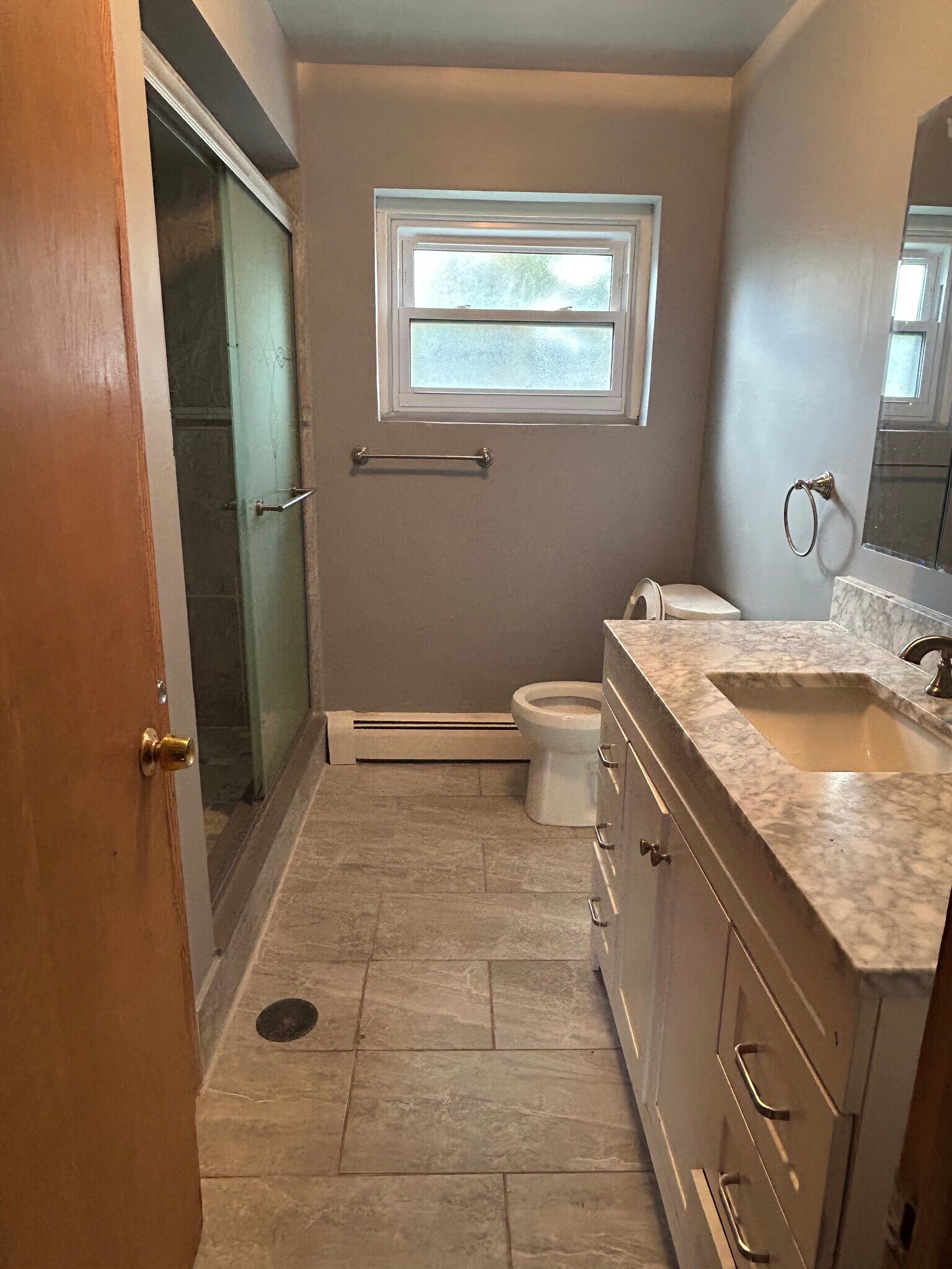 Building Photo - 5714 N Lowell Ave