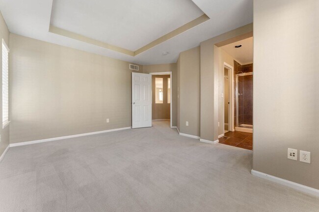 Building Photo - The Hearth of Highlands Ranch - 3bed + off...