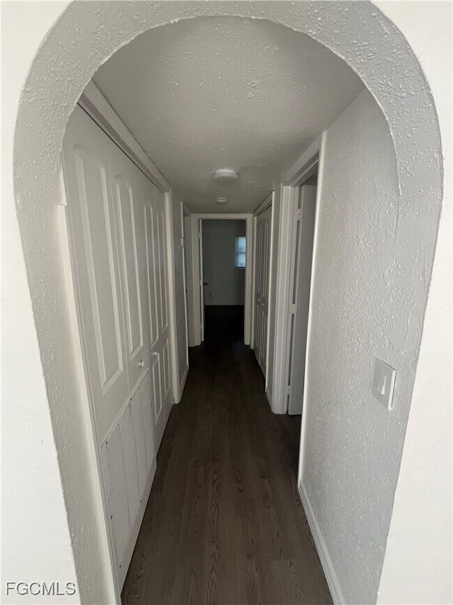 Building Photo - 1919 Lillie St