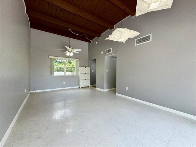 Building Photo - 1313 SW 8th Ct