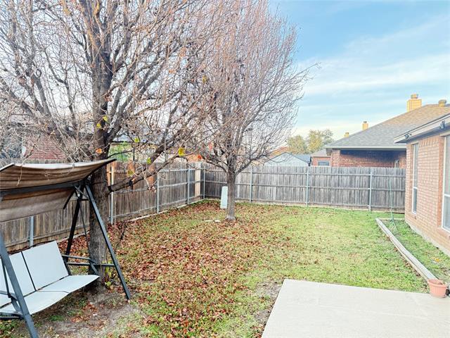 Building Photo - 10605 Foothill Dr