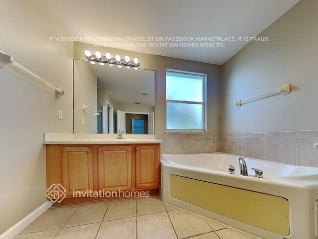 Building Photo - 276 Berenger Walk