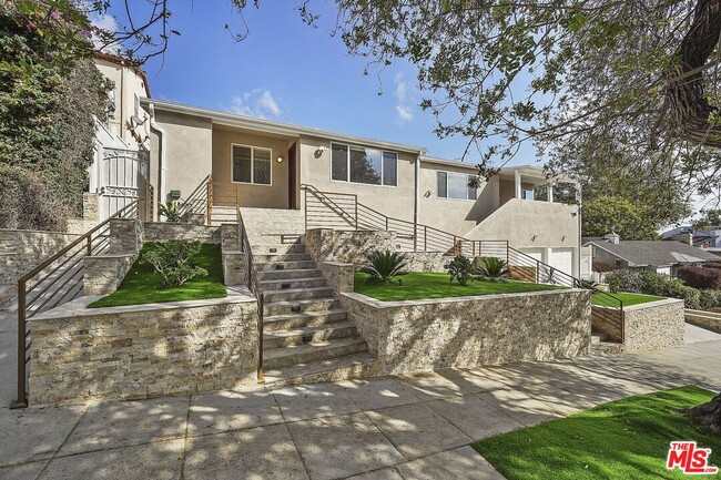 Building Photo - 1852 Holmby Ave