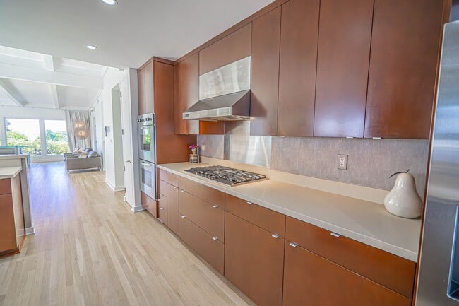 Building Photo - COMING SOON! 3 Bedroom Home for Rent in West Hollywood!