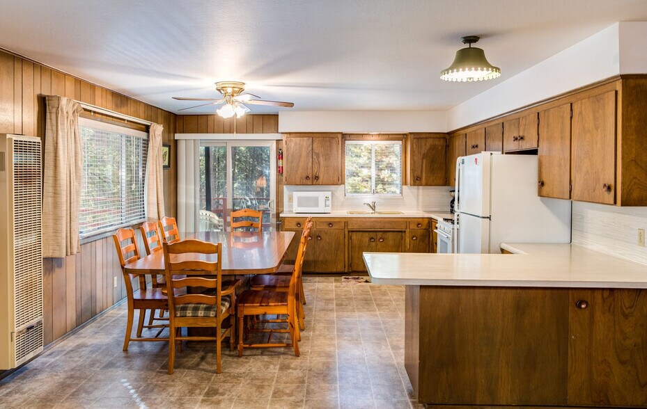 Building Photo - 8097 Chilnualna Falls Rd