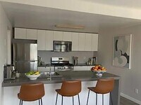 Building Photo - 345 N Melrose Dr