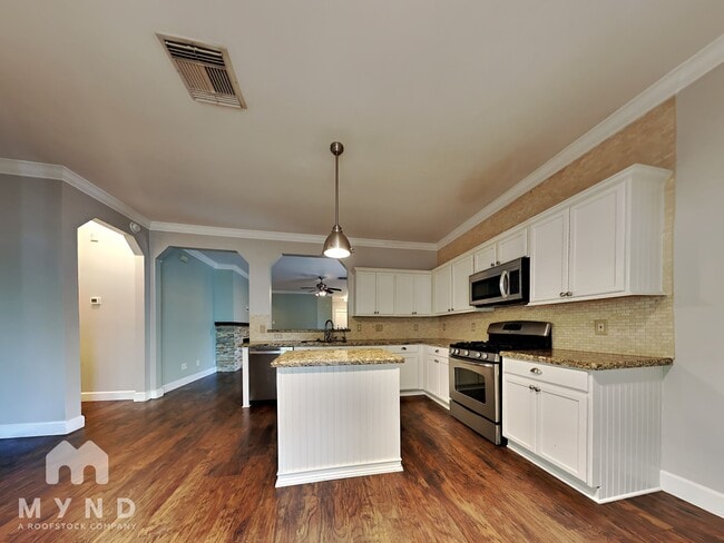 Building Photo - 1003 Addison Park Ln