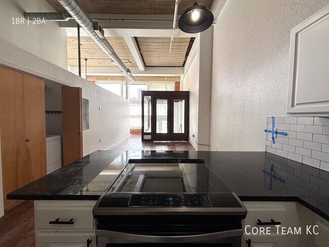 Building Photo - 934 Broadway Blvd