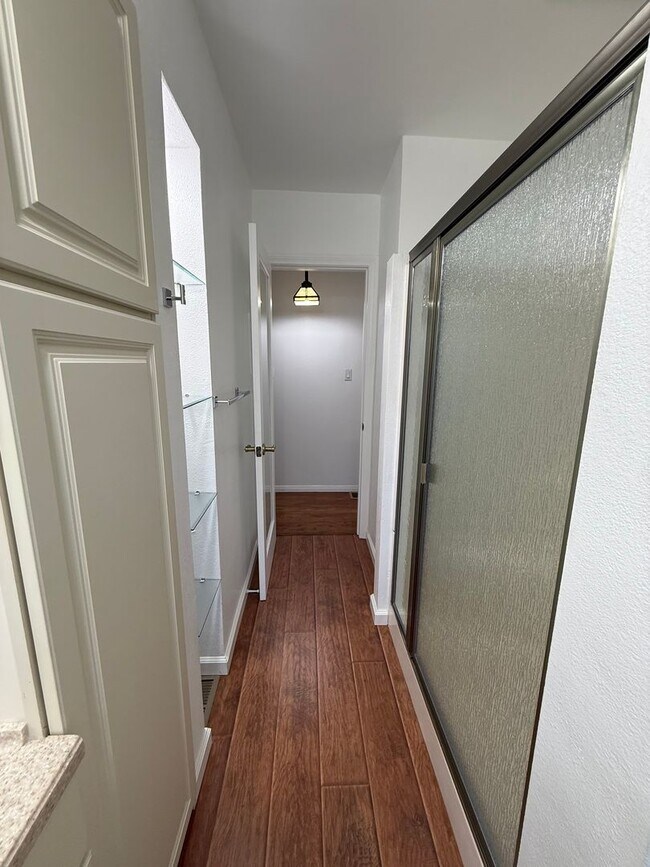 Building Photo - 507 Pullman St