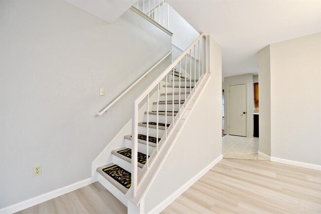 Building Photo - 13329 Black Canyon Dr