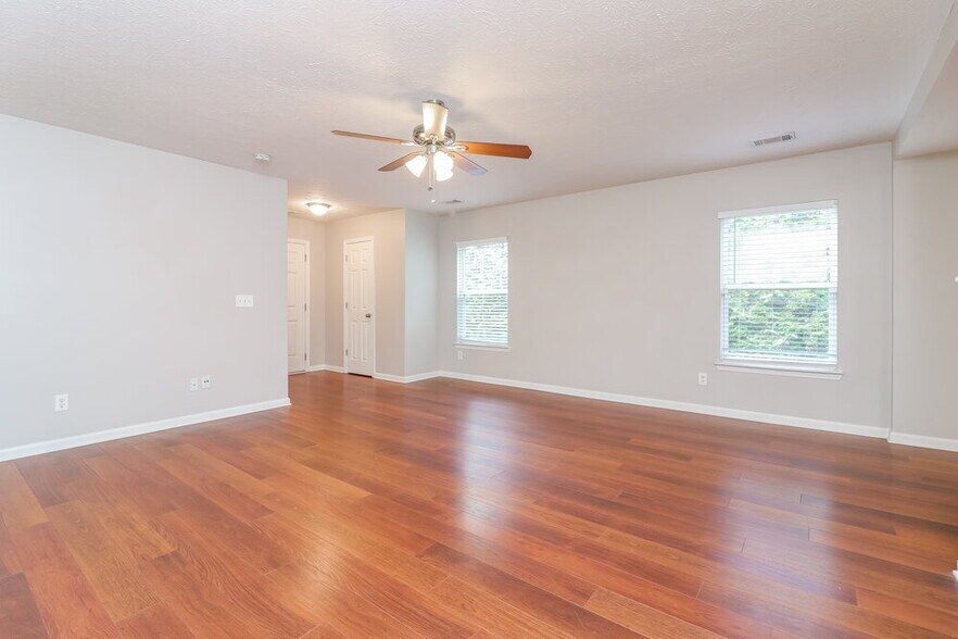 Building Photo - 417 Autumn Creek Dr