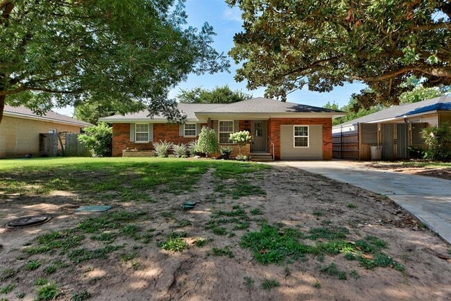 Building Photo - 1202 Windsor Way