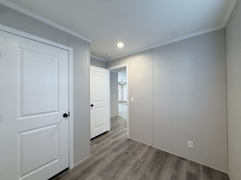 Building Photo - 29638 Danbury Ct