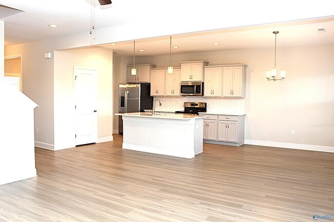 Building Photo - 114 Bella May Ln