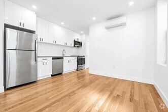 Building Photo - 3 bedroom in Queens NY 11106