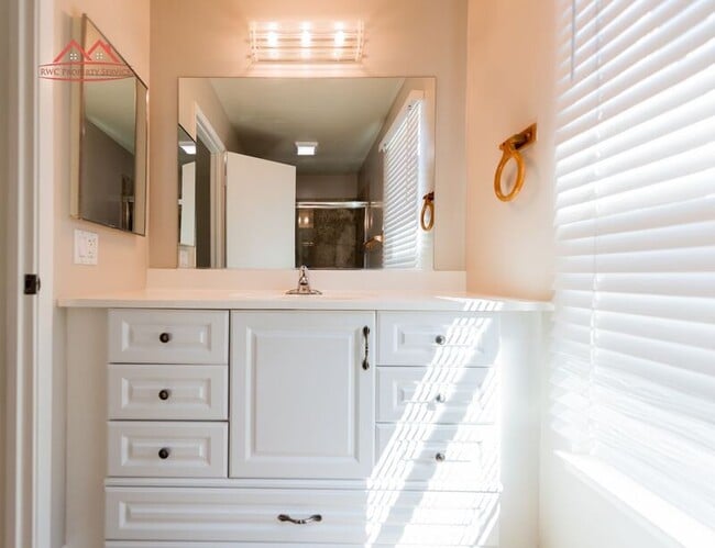Building Photo - 1377 Spoonbill Way