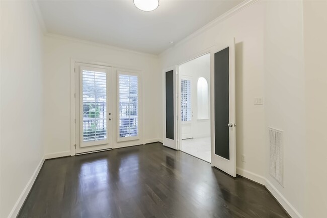 Building Photo - 1407 Stanford St
