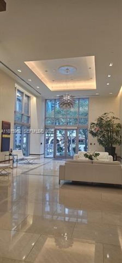 Building Photo - 1060 Brickell Ave