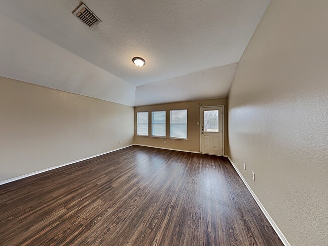 Building Photo - 1910 Temper Lane