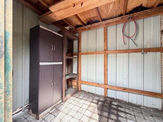 Building Photo - 8748 Sunset Dr
