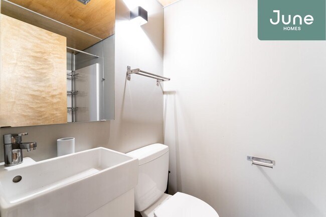 Building Photo - ROOM ONLY in 6-bed/6.0-bath Home
