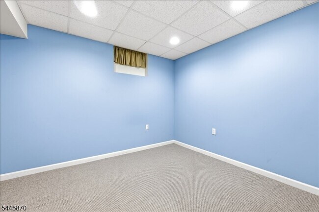 Building Photo - 73 Castleton Rd