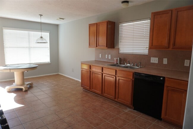 Building Photo - 4727 Live Meadow Ln