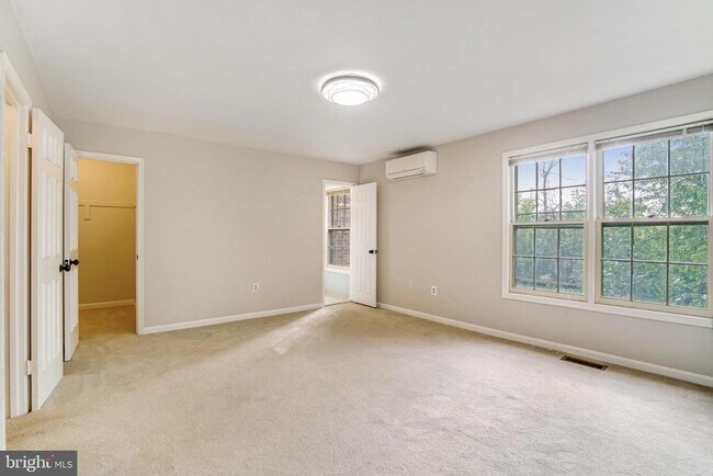 Building Photo - 2131 Kings Mill Ct