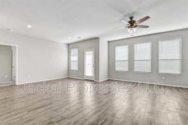 Building Photo - 1217 Benwick Dr