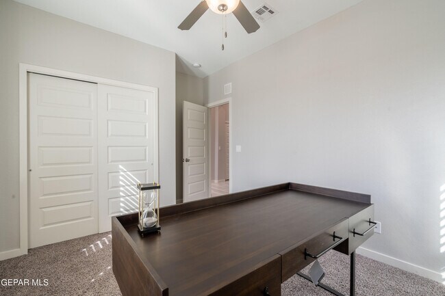 Building Photo - 252 Emerald Sun Dr