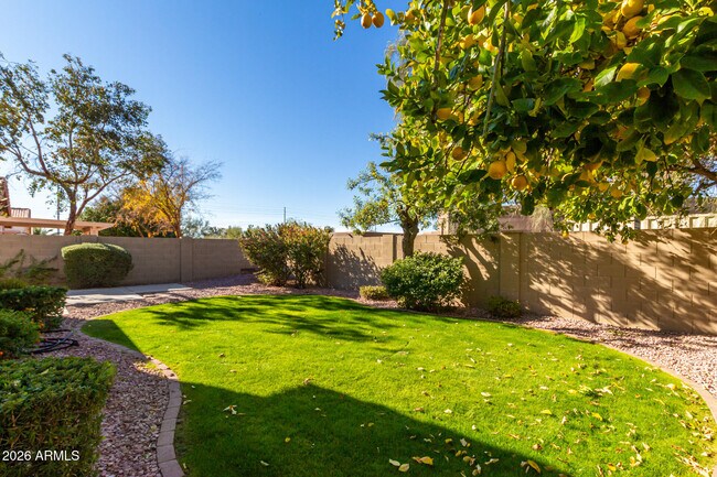 Building Photo - 18624 N 2nd Ave