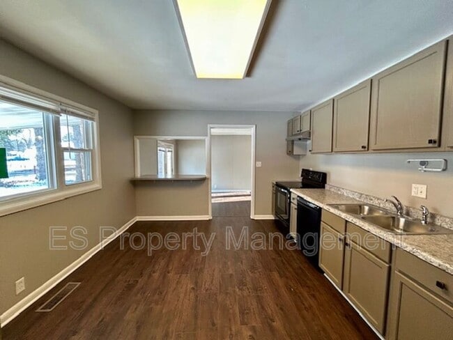 Building Photo - 6740 Doris Dr