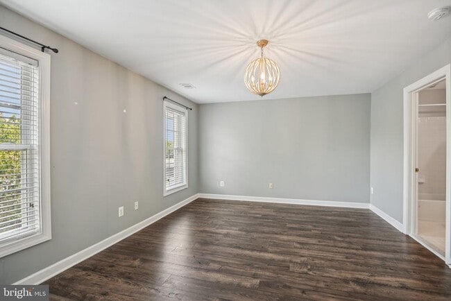 Building Photo - 8154 Skelton Cir