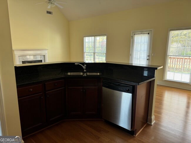 Building Photo - 1040 Willowynd Point