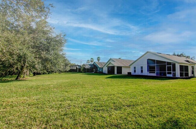 Building Photo - 9853 Portofino Dr