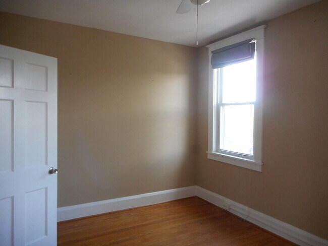Building Photo - 308 W 30th St