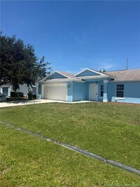 Building Photo - 2249 SE Friendship St