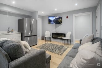Building Photo - 200 Highland Ave