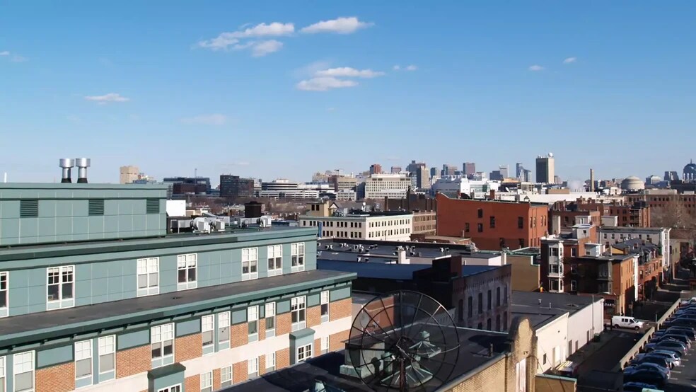 Building Photo - 17 Magazine St