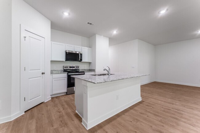 Building Photo - Welcome to your dream home in the prime lo...