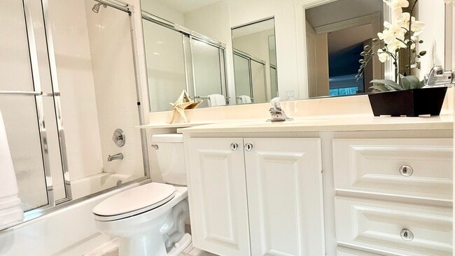 Building Photo - 2861 Livingston Ln